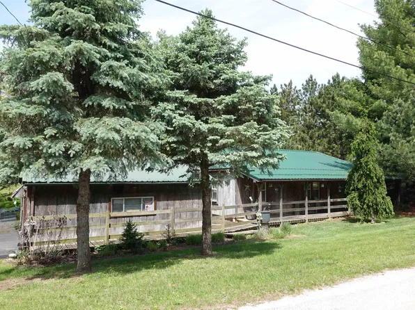 109 W 1st St, East Galesburg, IL 61430