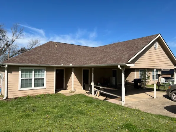 609 4th St, Honey Grove, TX 75446
