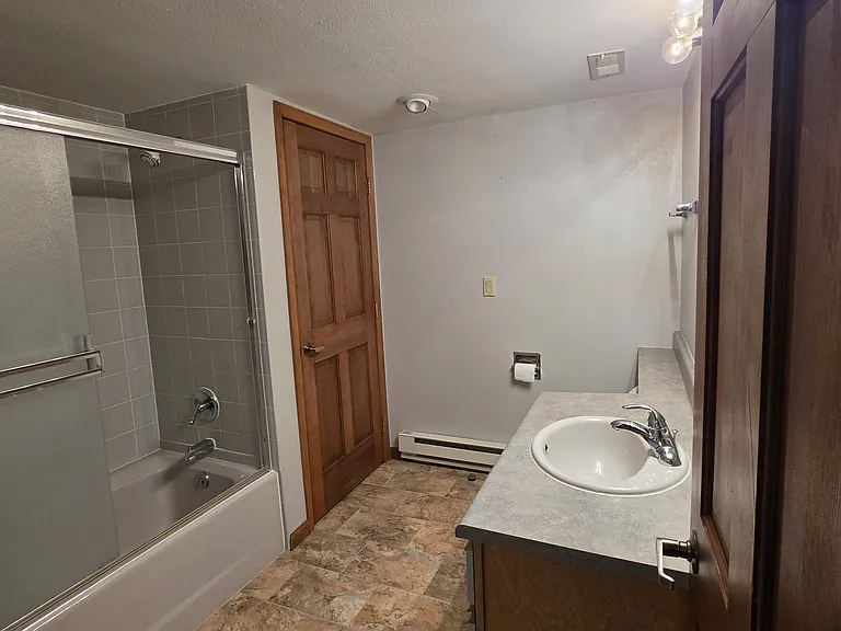 697 Northwestern Pl — Photo 23