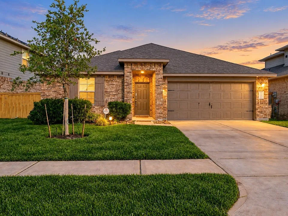 15226 Dinnet Berm Dr