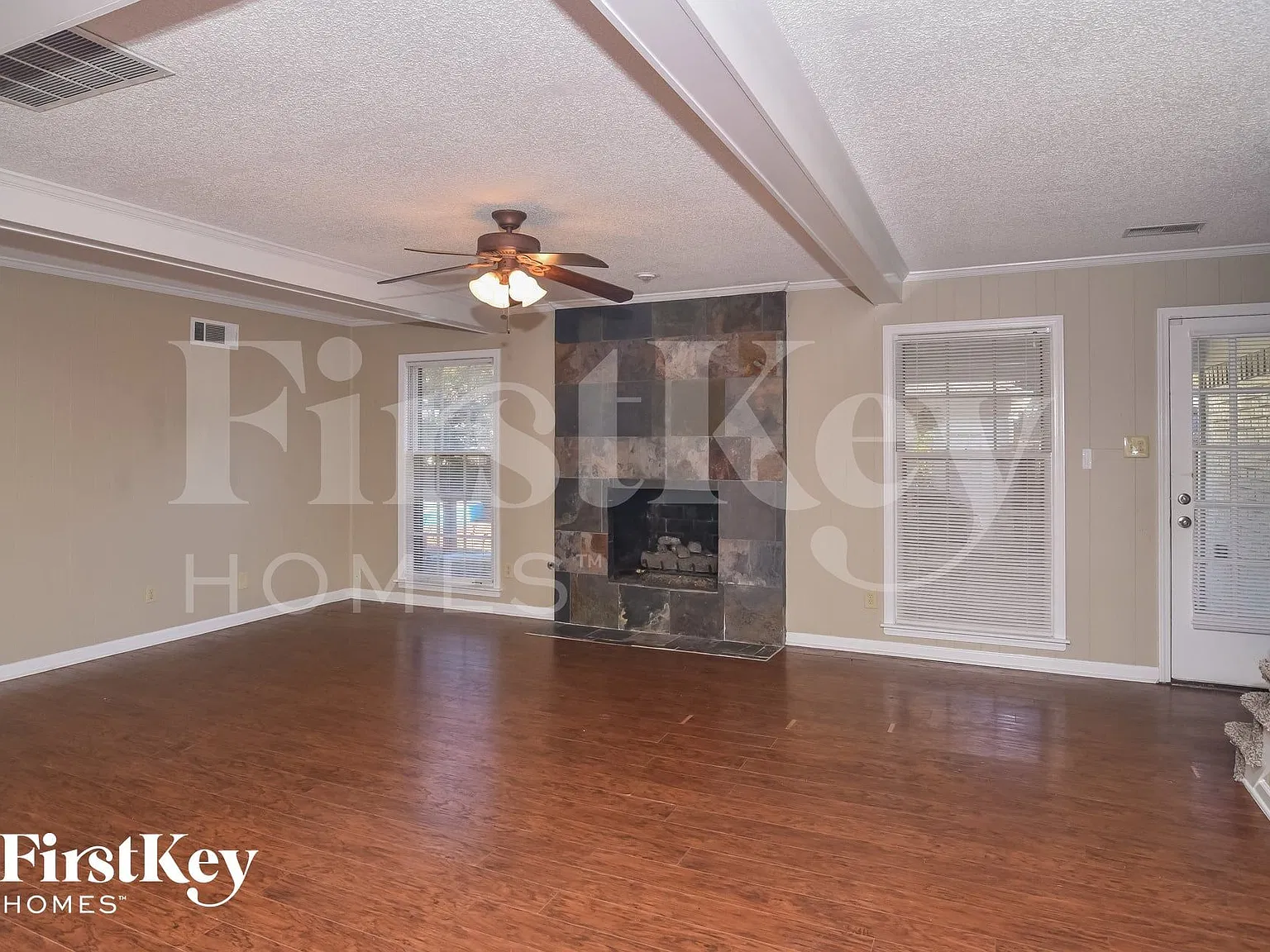 4 bed, 3.0 bath, 2878 sqft, $2,550 — Photo 4