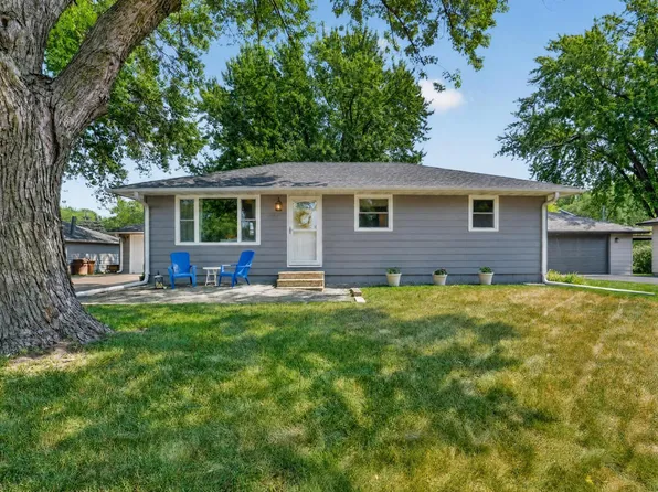 1257 Guthrie Ave N, Oakdale, MN 55128