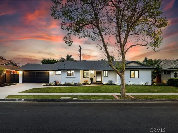 2104 N Greenbrier St, Santa Ana, CA 92706