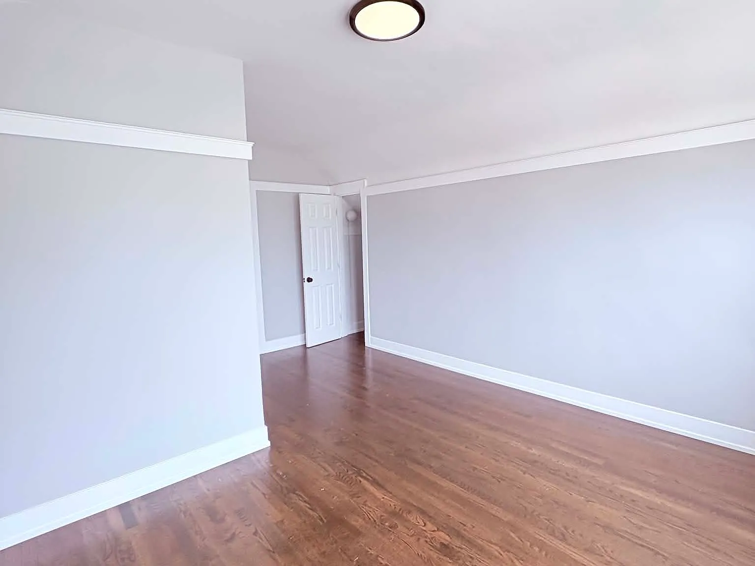 3 bed, 1200 sqft, $2,250 — Photo 4