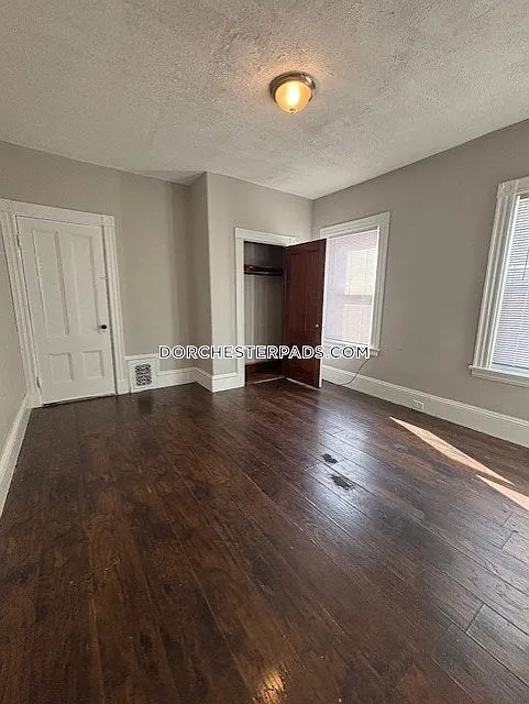 72 Stanton St — Photo 3