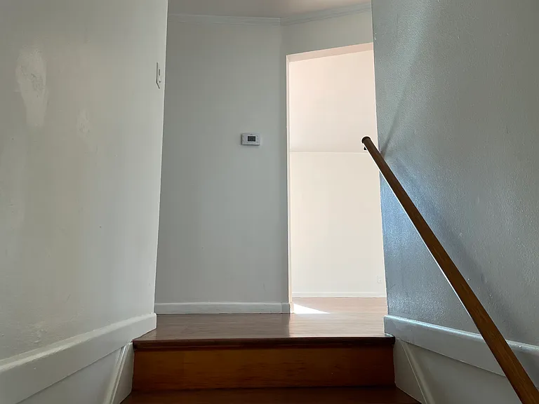 100 Glenview Dr — Photo 4