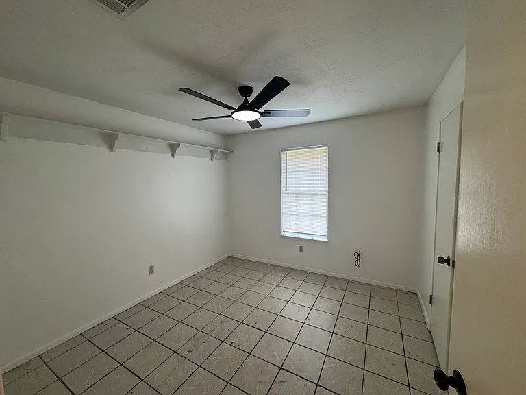 538 Karen Dr — Photo 10