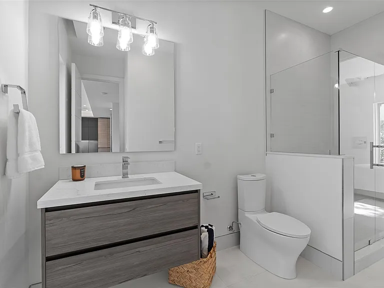 221 Shore Ct #221 — Photo 24