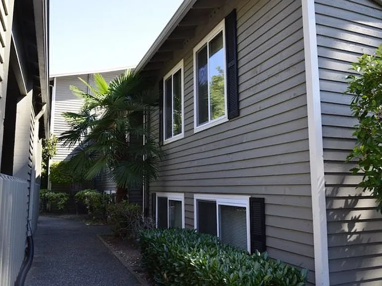 Meydenbauer Park Apartments — Photo 12