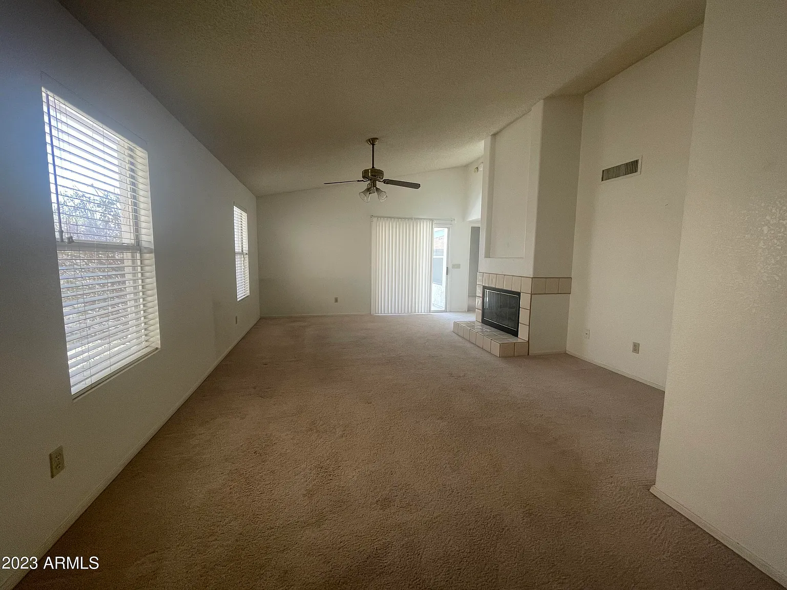 3 bed, 2.0 bath, 1242 sqft, $1,995 — Photo 4