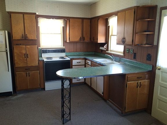 5th image of 1401 N County Road 650 E