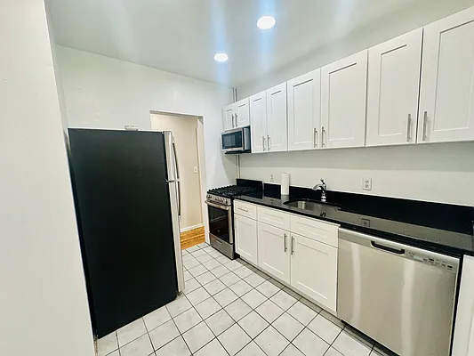 Rented by DeSimone Real Estate | media 4
