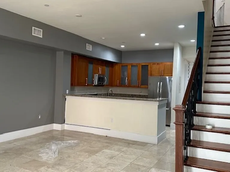 2020 Holly Dr #14 — Photo 10