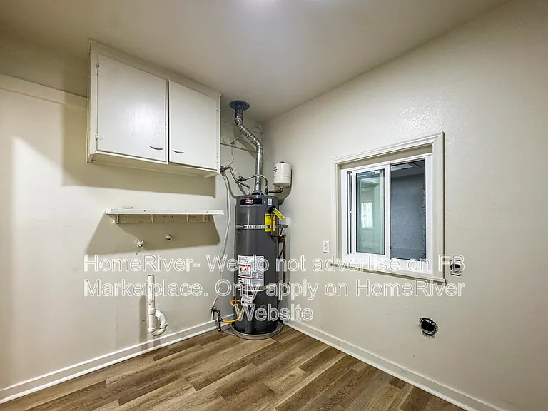 2336 Darwin St — Photo 14