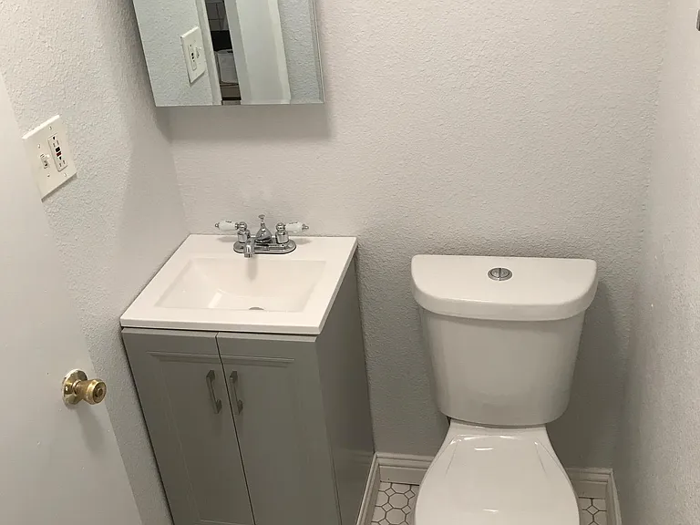 222 W Ellsworth Ave #3 — Photo 8
