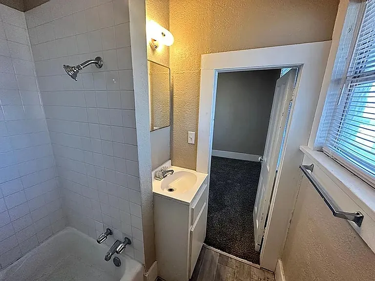 715 Asp Ave — Photo 8