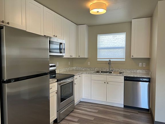 3rd image of 190 Jewel Basin Ct #A2