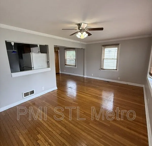 1254 Roxton Dr — Photo 2