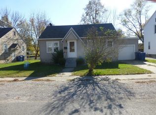 607 E Monroe St, Olney, IL 62450