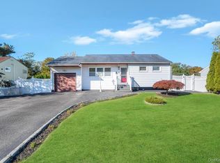 22 Hospital Rd, East Patchogue, NY 11772