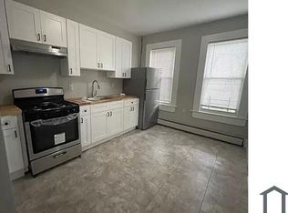 262 Amherst St APT 1, East Orange, NJ 07018