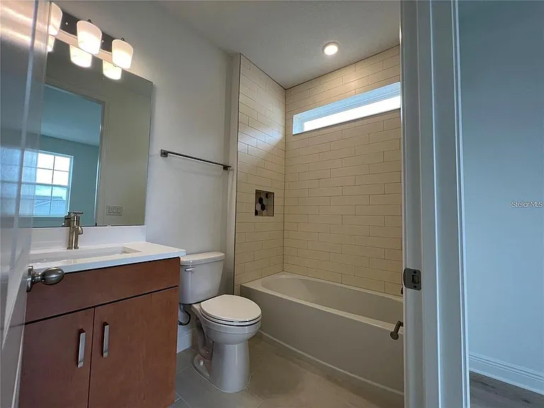 19141 Planetree St — Photo 31