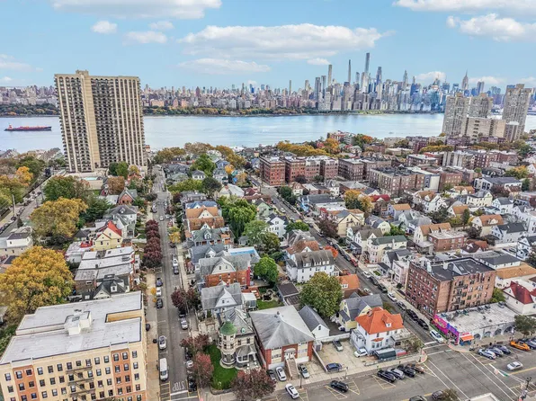 7722 Broadway image 41 of 47