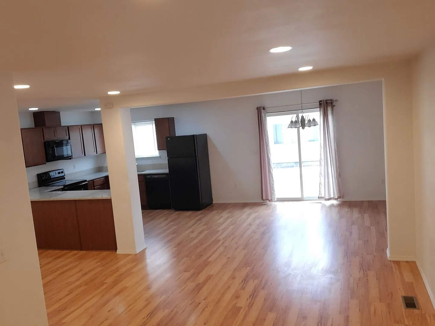3 bed 2.5 Bath Townhouse in Ephrata — Photo 4