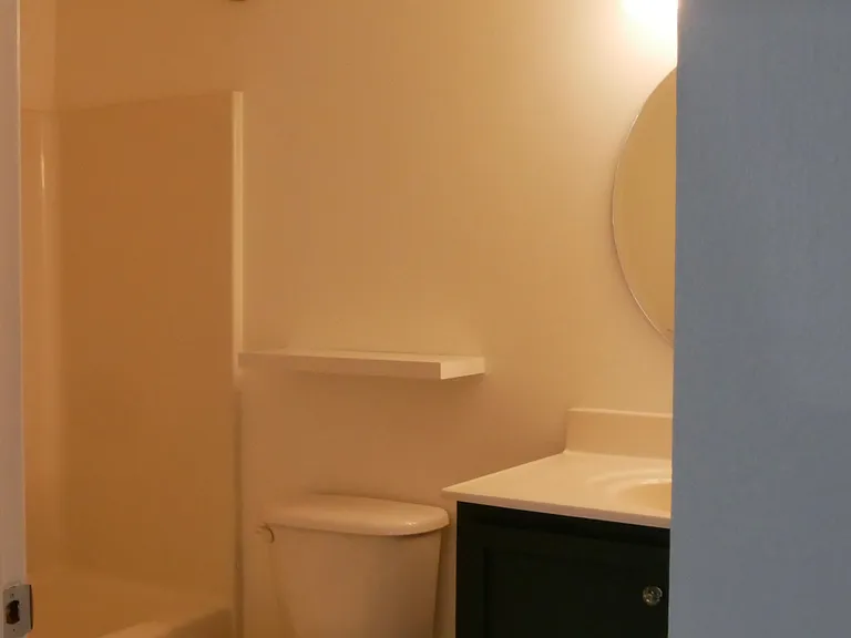 2418 E Franklin St #114 — Photo 15