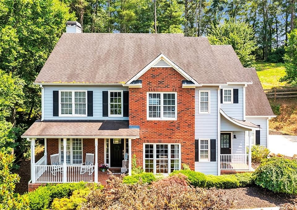 1st image of 102 Brooke Park Dr