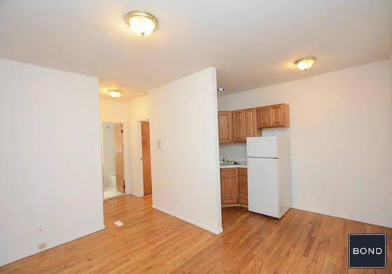 Rented by Bond New York | media 5