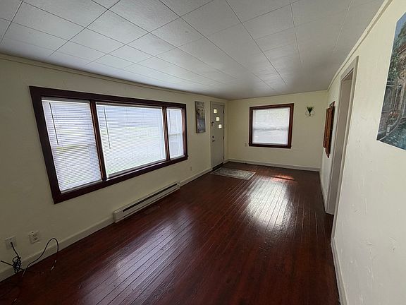 5th image of 2527 Hillegas Rd