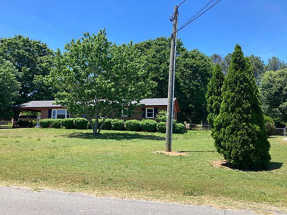 2nd image of 105 Dyer Dr