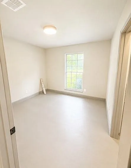 206 N Main St — Photo 11