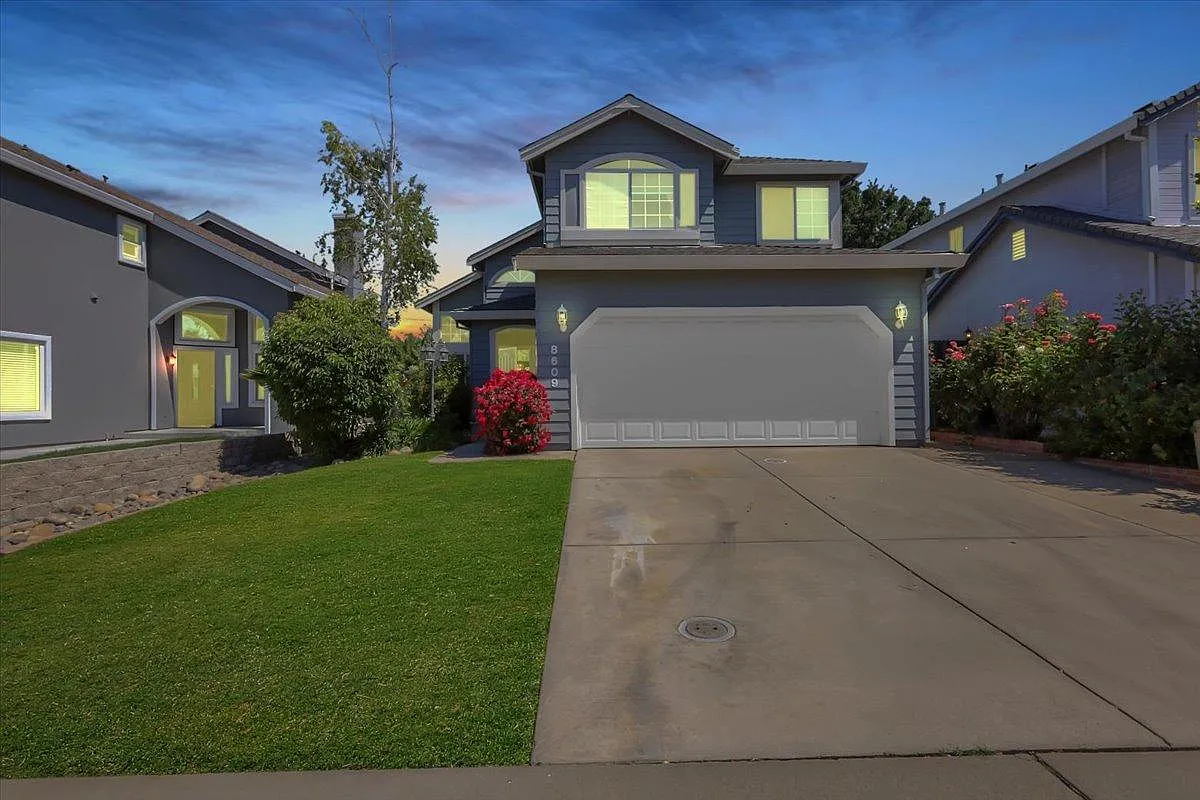 8609 Longspur Way photo 1