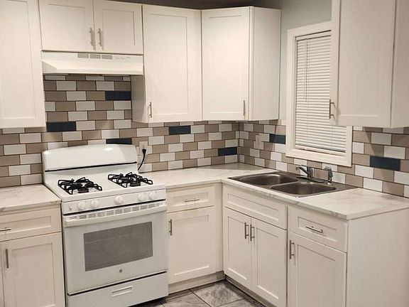 4th image of 2975 Jones St #75