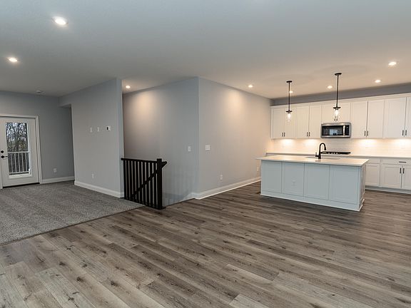 2nd image of 1636 Creekwood Ct