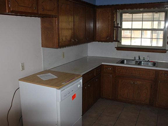 4th image of 308 NW 63rd St