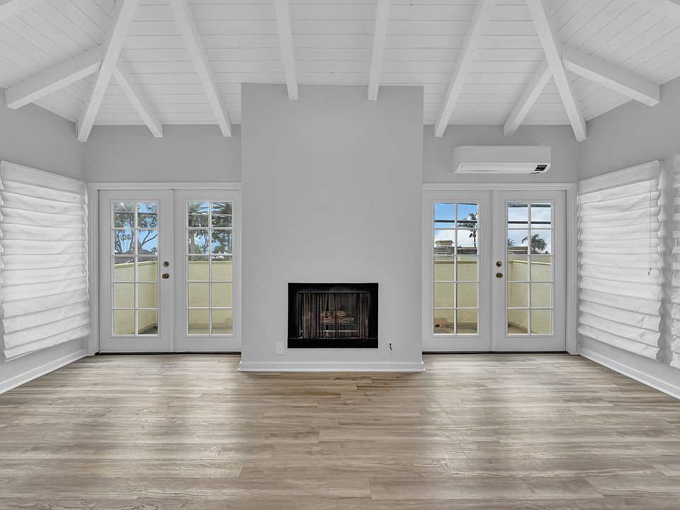 1st image of 445 Cypress Dr APT 4