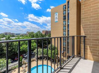 250 S Whiting St #420, Alexandria, VA 22304