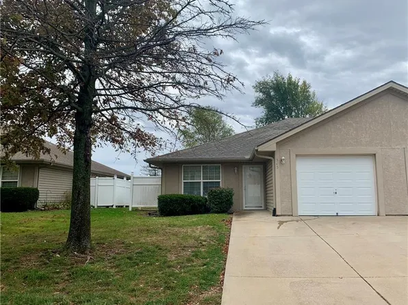 505 Jackson St, Louisburg, KS 66053