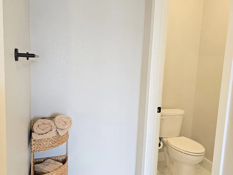 1488 W Sunrise Ln — Photo 29