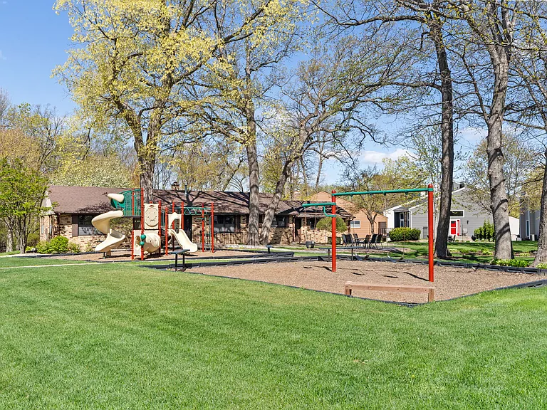 3475 Pilgrim Ln N #3475 — Photo 36