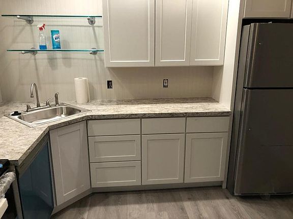 Ample storage in the new 42" tall upper cabinets.