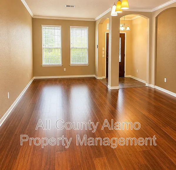 5565 Saffron Way — Photo 4