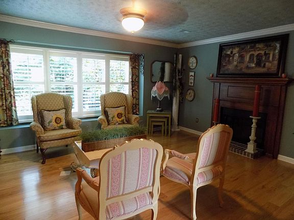 2nd image of 1701 Wynrush Cir