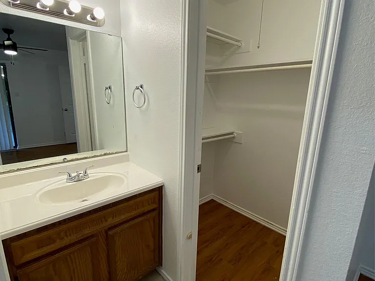 1304B Conway Dr — Photo 7