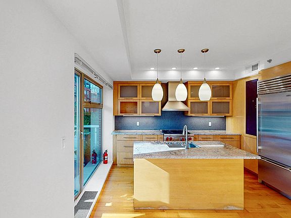 5th image of 32 Clinton St #4