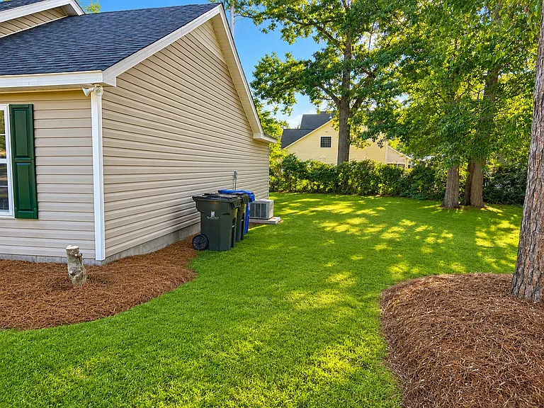 206 Woodhaven Dr — Photo 3