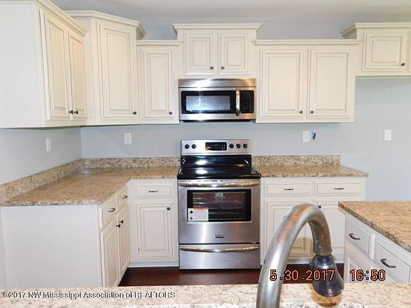5th image of 550 Bouldercrest Dr